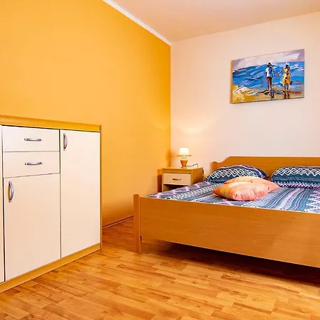 Apartman Bulici 1984 *
