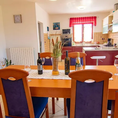 Apartman Bulici 1984 *